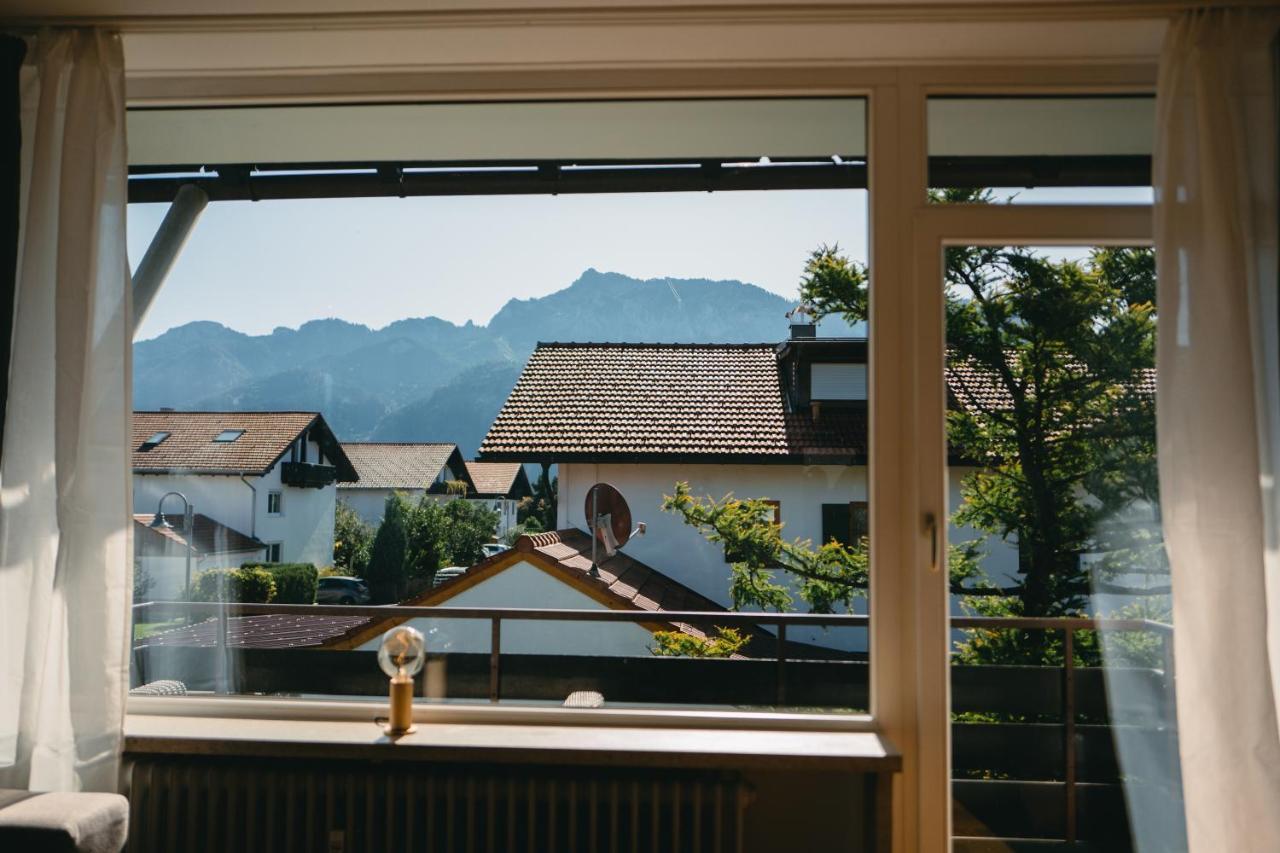 Ludwigslust - Ferienappartement Mit Bergblick Schwangau Exterior foto